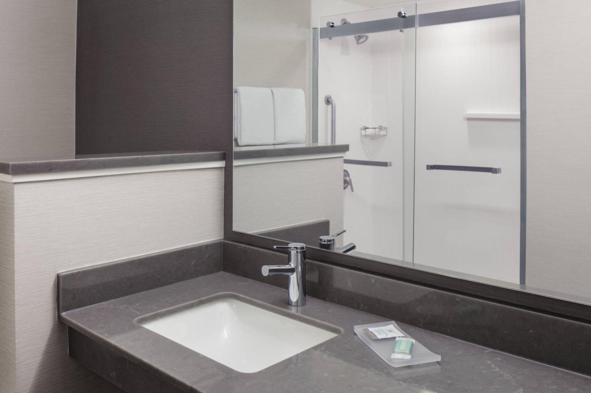 Courtyard Portland Airport Hotell South Portland Eksteriør bilde
